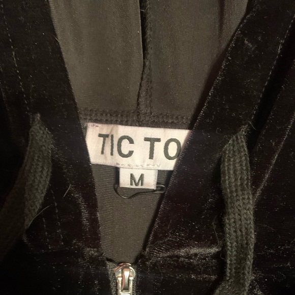 Matching sweat suit! - Picture 6 of 7